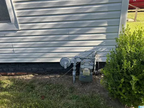 110 Augusta St, Clanton, AL 35045 photo 5