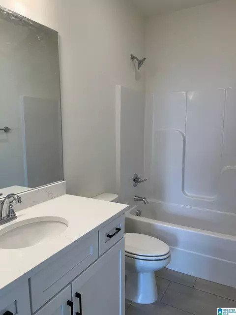 Bath - 489 Ramsgate Dr, Maylene, AL 35114 photo 4 of 5