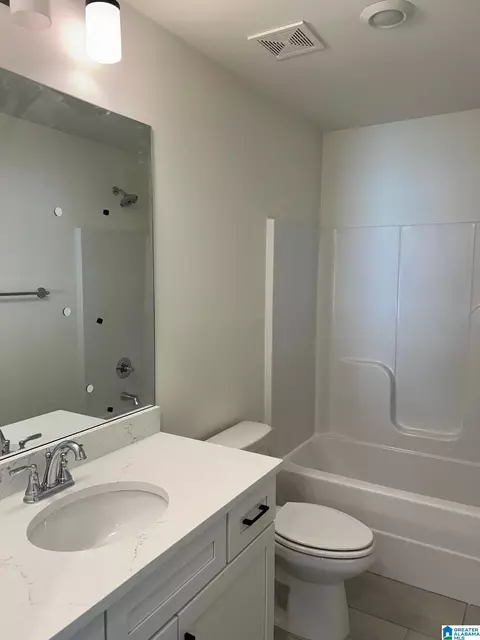Bath - 489 Ramsgate Dr, Maylene, AL 35114 photo 5 of 5