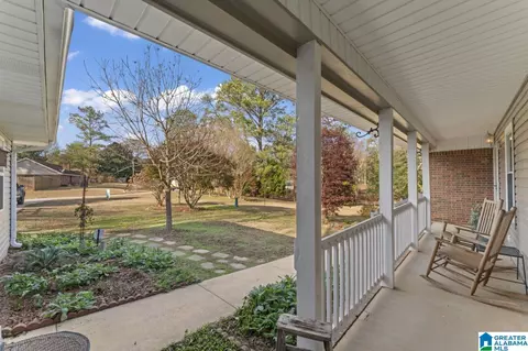 128 Crestview Dr, Clanton, AL 35045 photo 4