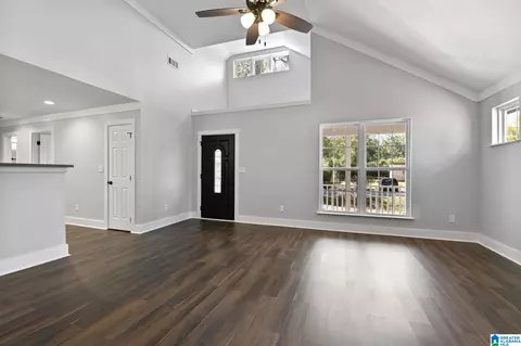 814 Powers St, Clanton, AL 35045 photo 7