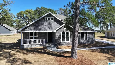 814 Powers St, Clanton, AL 35045 photo 1