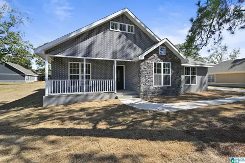 814 Powers St, Clanton, AL 35045 photo 2