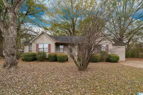 126 Willowbrook Dr, Bessemer, AL 35022