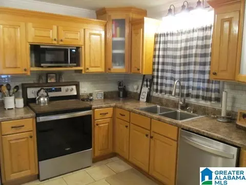 75 Pine St, Oneonta, AL 35121 photo 2