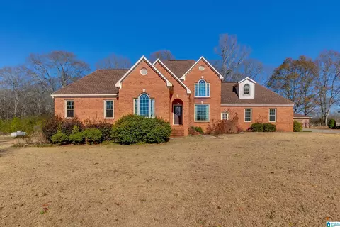 108 Round Forest Dr, Clanton, AL 35045 photo 1