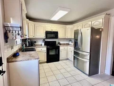 2005 Armstrong Loop Rd, Hayden, AL 35079 photo 6