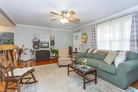 Living - 281 Perry Rd, Vincent, AL 35178 photo 7 of 10