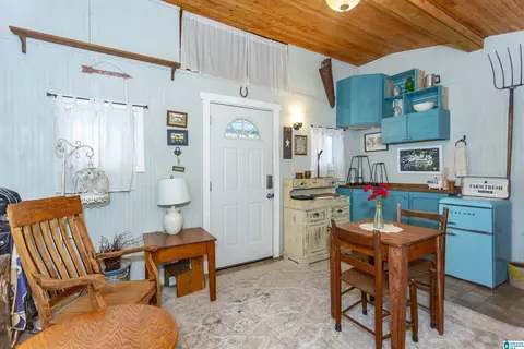 Living - 281 Perry Rd, Vincent, AL 35178 photo 10 of 10