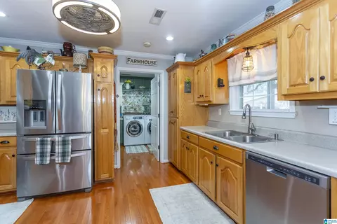 Kitchen - 281 Perry Rd, Vincent, AL 35178 photo 3 of 6