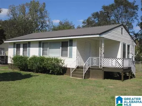 2501 N 21st St N, Hueytown, AL 35023