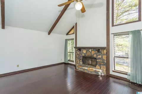Living - 36 Bart Cir, Alabaster, AL 35007 photo 3 of 7