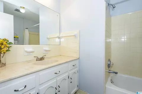 Bath - 36 Bart Cir, Alabaster, AL 35007 photo 1 of 5