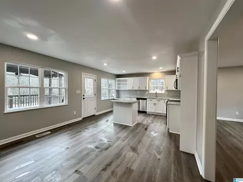 Kitchen - 423 Spring Trl, Warrior, AL 35180 photo 12 of 12