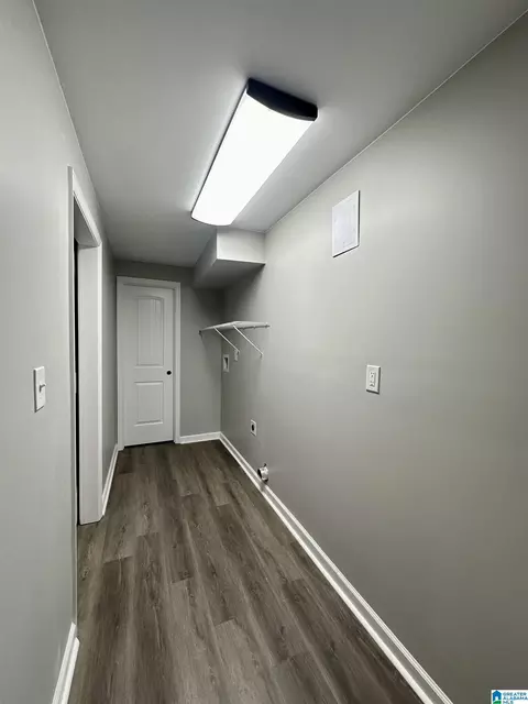 Entry Way - 423 Spring Trl, Warrior, AL 35180 photo 6 of 6