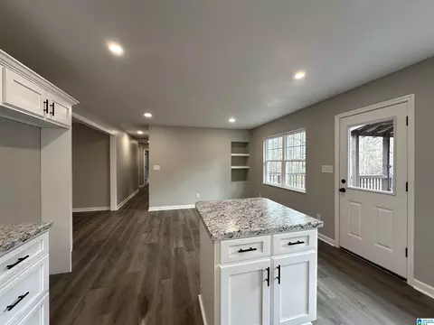 Kitchen - 423 Spring Trl, Warrior, AL 35180 photo 3 of 12