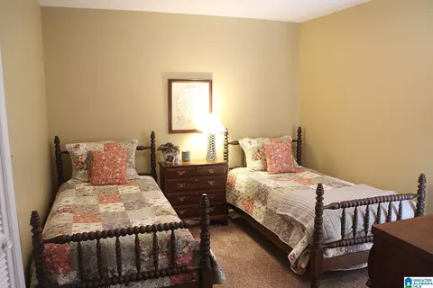 Bedroom - 814 Apache Pass, Anniston, AL 36206 photo 2 of 7