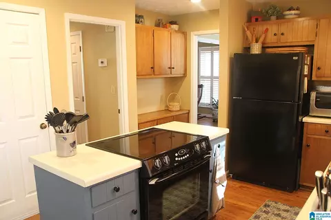 Kitchen - 814 Apache Pass, Anniston, AL 36206 photo 2 of 2