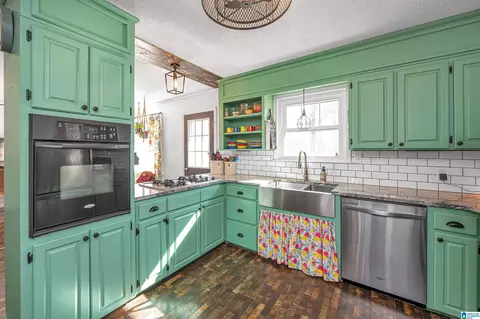 Kitchen - 526 Dallas Loop Rd, Trafford, AL 35172 photo 2 of 5