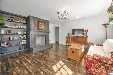 Living - 526 Dallas Loop Rd, Trafford, AL 35172 photo 4 of 5