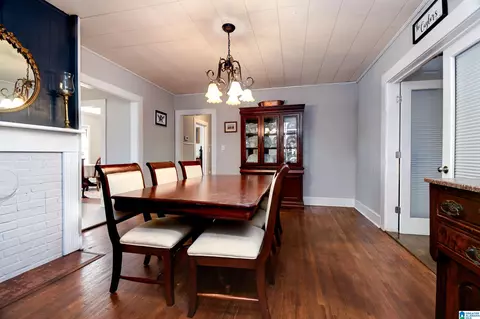 Dining - 1120 Lay Dam Rd, Clanton, AL 35045 photo 4 of 5