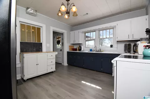 Kitchen - 1120 Lay Dam Rd, Clanton, AL 35045 photo 3 of 3