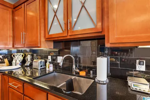 Kitchen - 5 Ruby Ridge Rd, Anniston, AL 36207 photo 4 of 7