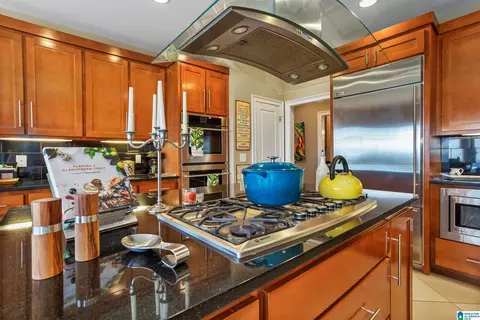 Kitchen - 5 Ruby Ridge Rd, Anniston, AL 36207 photo 5 of 7