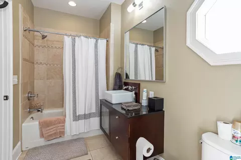 Bath - 5 Ruby Ridge Rd, Anniston, AL 36207 photo 6 of 10