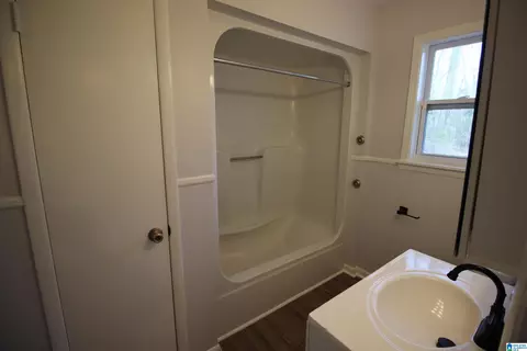 Bath - 44 Blake St, Riverside, AL 35135 photo 3 of 5