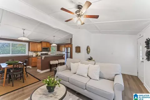 Living - 623 Phillips Dr, Vincent, AL 35178 photo 2 of 2