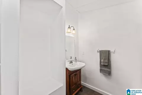 Bath - 623 Phillips Dr, Vincent, AL 35178 photo 2 of 3