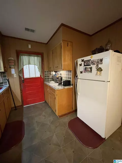 Kitchen - 10641 County Road 29, Clanton, AL 35045 photo 3 of 4