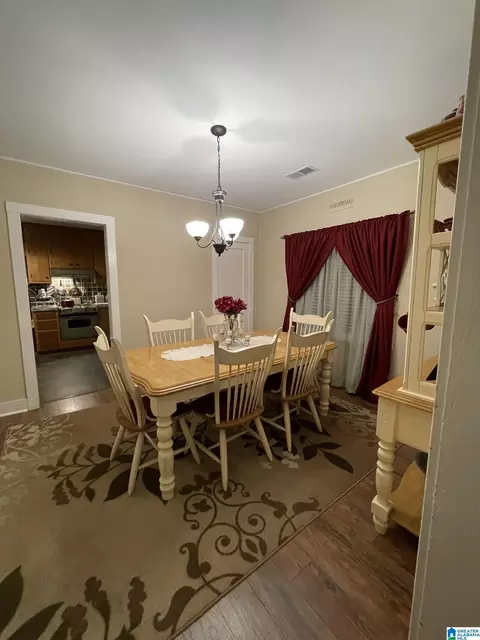 Dining - 10641 County Road 29, Clanton, AL 35045 photo 1 of 1