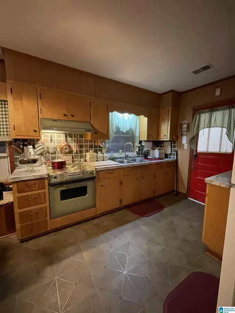 Kitchen - 10641 County Road 29, Clanton, AL 35045 photo 1 of 4