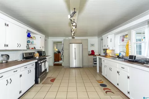 110 2nd St, Warrior, AL 35180 photo 11