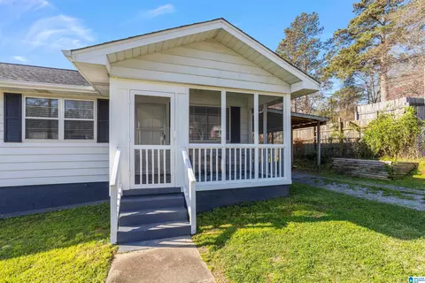 404 E 2nd St, Warrior, AL 35180 photo 2