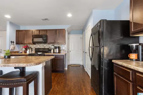 Kitchen - 9344 Hoffman Pl, Warrior, AL 35180 photo 5 of 7