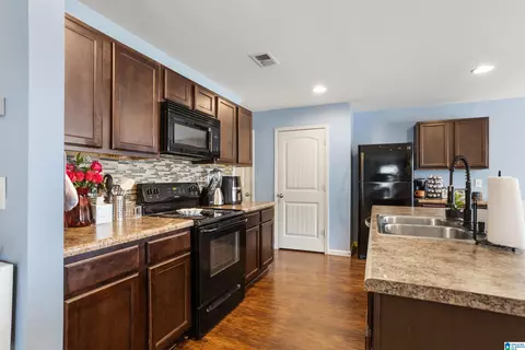 Kitchen - 9344 Hoffman Pl, Warrior, AL 35180 photo 1 of 7