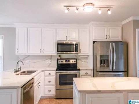Kitchen - 108 Emerald Pt, Riverside, AL 35135 photo 3 of 8