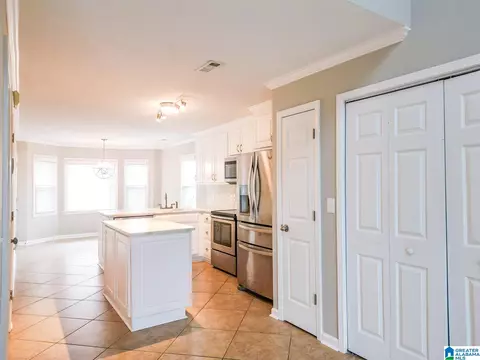Kitchen - 108 Emerald Pt, Riverside, AL 35135 photo 5 of 8