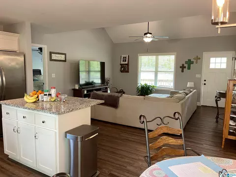 Kitchen - 10995 Trace Dr, Warrior, AL 35180 photo 4 of 5