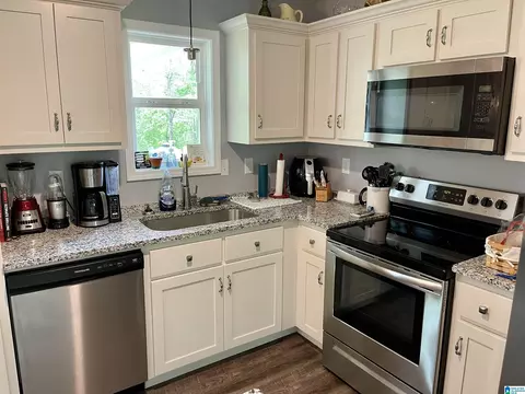 Kitchen - 10995 Trace Dr, Warrior, AL 35180 photo 3 of 5