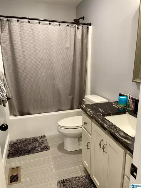 Bath - 10995 Trace Dr, Warrior, AL 35180 photo 2 of 2