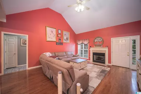 Living - 1407 Rutledge Ln, Jasper, AL 35503 photo 1 of 2
