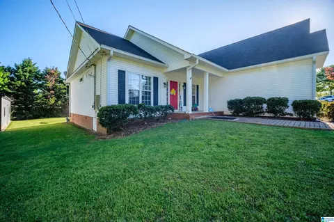 Exterior - 1407 Rutledge Ln, Jasper, AL 35503 photo 2 of 12