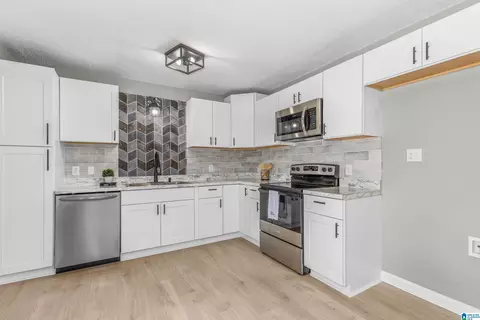 Kitchen - 310 Ann Ave, Clanton, AL 35045 photo 4 of 4
