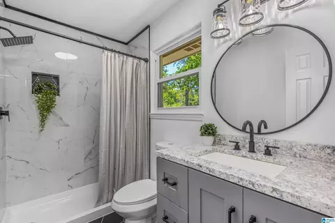 Bath - 310 Ann Ave, Clanton, AL 35045 photo 1 of 3