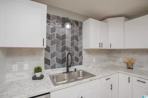 Kitchen - 310 Ann Ave, Clanton, AL 35045 photo 3 of 4