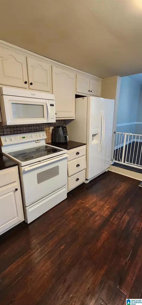 209 E 5th Ave, Oneonta, AL 35121 photo 7